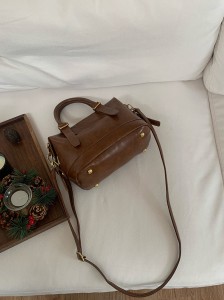 TRUST-U Women’s Bowling Handbag, 2025 Autumn/Winter New Retro Fashion Pillow Bag, Commuter Shoulder Bag/Crossbody Bag