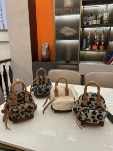 Mkoba wa TRUST-U Mini wa viraka wa ngozi ya kondoo, mdogo na kompakt, kwa ajili ya wanawake, laini na unaoweza kutumika mbalimbali, unaofaa kwa bega au mkoba.