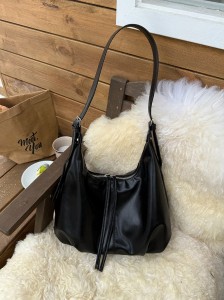 TRUST-U Retro-style underarm bag, new autumn/winter style, relaxed and fashionable Korean tote bag, large capacity crossbody bag