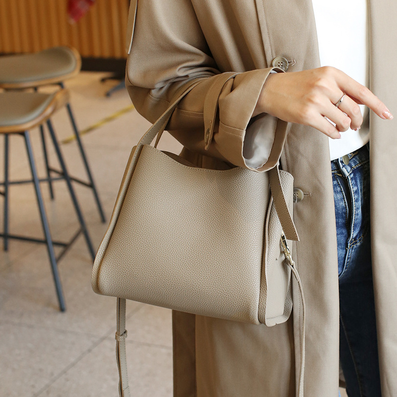 TRUST-U Soft leather women’s bag crossbody bag women 2024 new underarm bag niche high-grade sense large capacity commuter bag