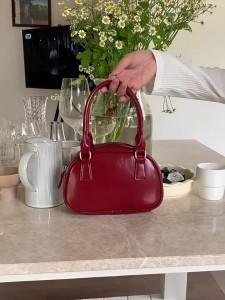 TRUST-U Retro underarm bag, bowling bag, versatile, light luxury shoulder bag, Korean style niche handbag, small square crossbody bag