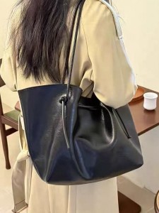 TRUST-U Korean style large capacity commuter autumn and winter retro lazy style strap tote bag