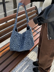 Sac TRUST-U en toile bleue à imprimé léopard, style coréen, tendance et polyvalent, sac bandoulière, sac porté épaule, grande capacité, cabas idéal pour les trajets quotidiens