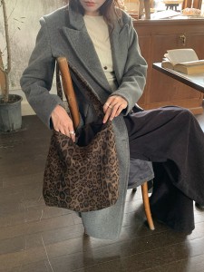 TRUST-U Autumn/Winter Tote Bag, Retro Leopard Print, Fashionable Women’s Bag, Crossbody/Shoulder Bag, Large Capacity, New Style, Underarm Bag