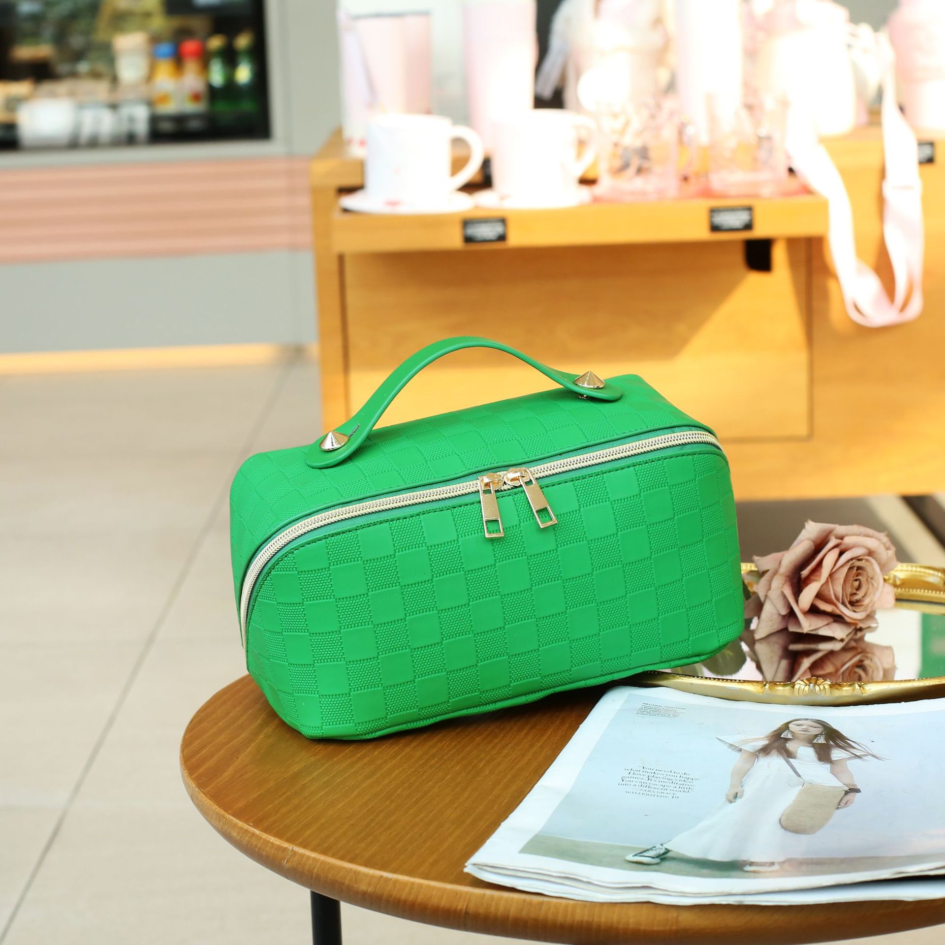 TRUST-U Sabuwar mai salo da kyan gani PU dace babban ƙarfin grid jakar kayan kwalliya / jakar kayan bayan gida.