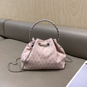 កាបូបខ្សែសង្វាក់ដែលបំផុសគំនិតដោយ TRUST-U ម៉ាក Chanel, កាបូបដាក់ខ្សែសង្វាក់ដែលបំផុសគំនិតដោយវាយនភាពខ្ពស់