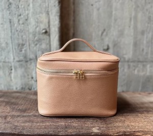 TRUST-U Japan and South Korea style makeup bag for women 2025 new portable large capacity cosmetics storage bag box with a premium feel travel toiletries bag