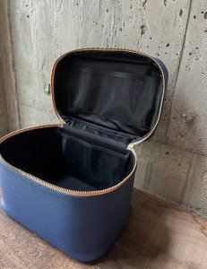 TRUST-U Japan and South Korea style makeup bag for women 2025 new portable large capacity cosmetics storage bag box with a premium feel travel toiletries bag