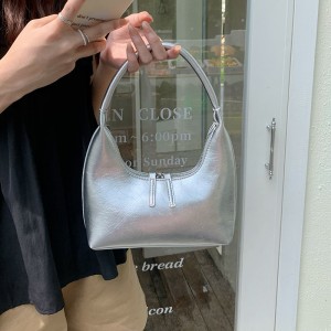TRUST-U Niche design, silver crescent-shaped small crossbody bag for summer, versatile handbag/shoulder bag
